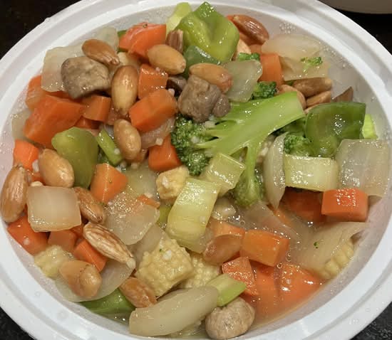 65. Vegetable with Diced Vegetables & Almonds 蔬菜杏仁蔬菜丁